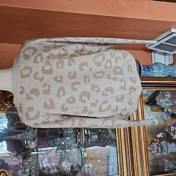 NWT C&C California Cheetah Print V-neck Cardigan - Picture 4 of 6